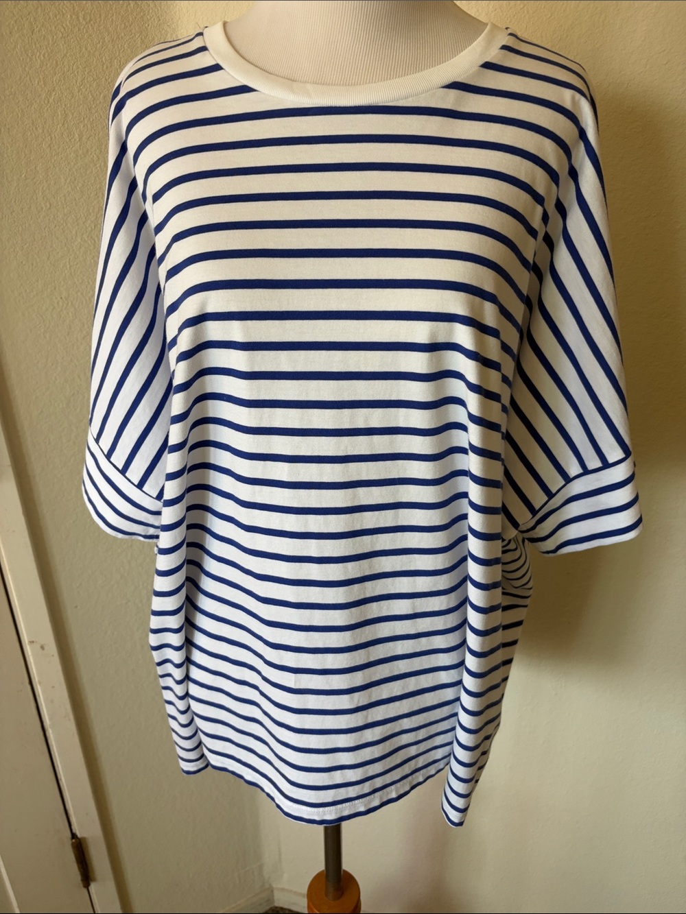 Uni Qlo Striped Blue and White Women's Tee